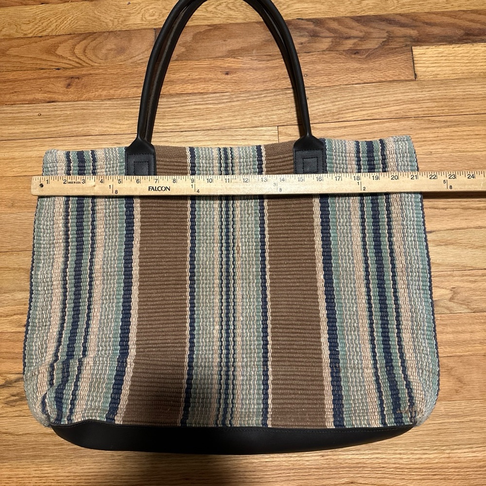 Dash & Albert Rug Company
Handwoven Bohemian Leather
Strap Jumbo Tote Bag Purse - Picture 6 of 9